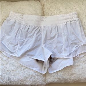 lululemon hotty hot 2.5 inch white size 10
